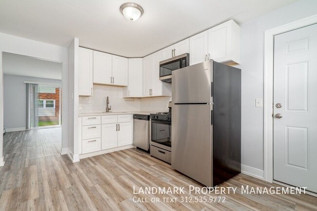 property at 9825 El Cameno Ln
