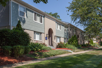 Hessel on the Park in Champaign, IL - Building Photo - Building Photo