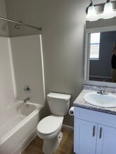 712 12th St, Unit 3 in Belle Plaine, IA - Building Photo - Building Photo