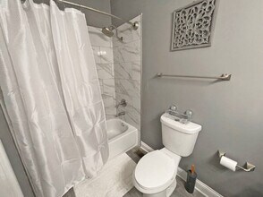 1824 Highland Ave in Cincinnati, OH - Building Photo - Building Photo
