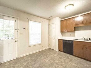 513 Peachers Ridge Rd in Clarksville, TN - Building Photo - Building Photo
