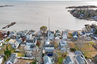 15 Bristol St in Branford, CT - Building Photo - Building Photo
