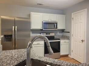 2266 Charleston Pointe SE in Atlanta, GA - Building Photo - Building Photo