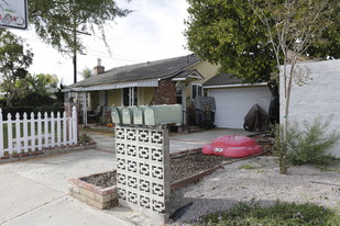 1753 Tustin Ave in Costa Mesa, CA - Building Photo
