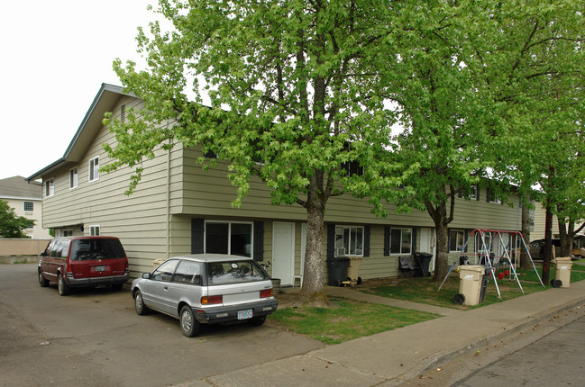 Little John Apartments in Corvallis, OR - Building Photo - Building Photo