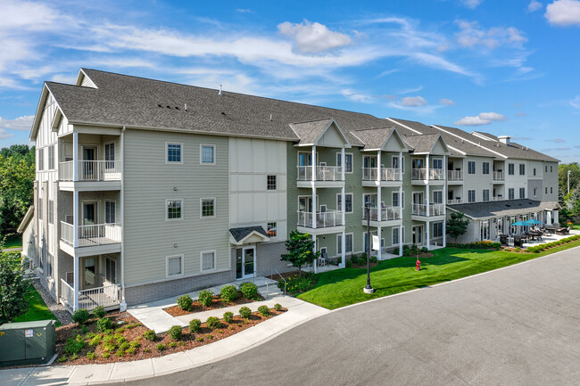 AbleLight Village in Victoria, MN - Foto de edificio - Building Photo