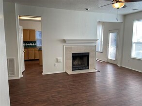 106 Meadowbend Dr in Cedar Hill, TX - Building Photo - Building Photo