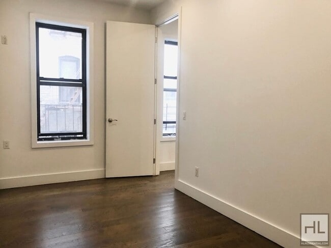 EASTERN PARKWAY / Spacious Crown Heights 1