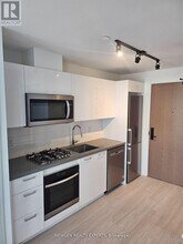 195 McCaul St in Toronto, ON - Building Photo - Building Photo