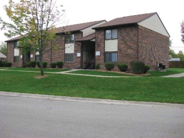 Ivy Lane Apartments in Butler, IN - Building Photo