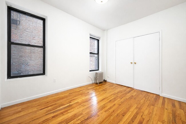1270 First Avenue, Unit 2E in New York, NY - Building Photo - Building Photo