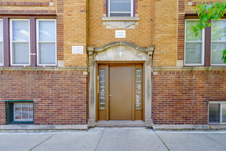 6221-6235 W Wabansia Ave in Chicago, IL - Building Photo - Building Photo