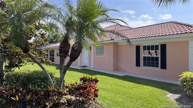 10629 SW Hartwick Dr in Port St. Lucie, FL - Building Photo - Building Photo