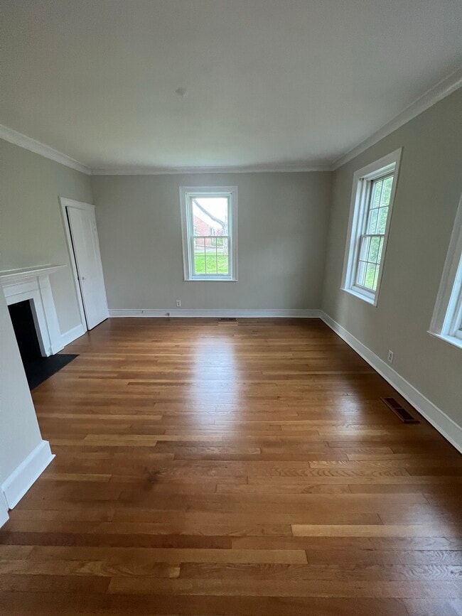 1665 Main St Rentals in Newington, CT