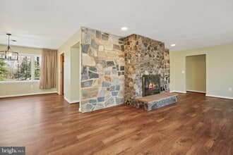 10624 Marbury Rd in Oakton, VA - Building Photo - Building Photo