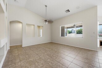 8407 West Myrtle Ave in Glendale, AZ - Building Photo - Building Photo