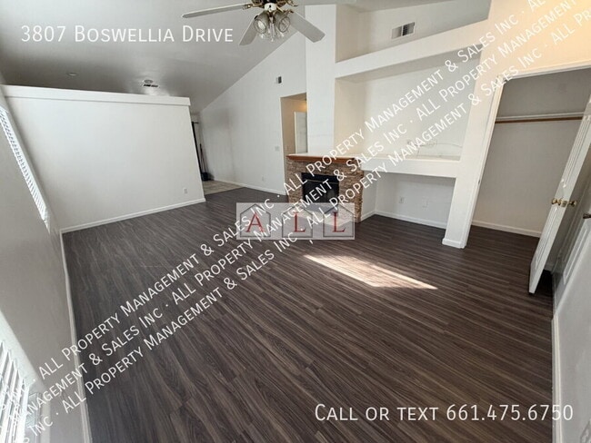 3807 Boswellia Dr in Bakersfield, CA - Building Photo - Building Photo