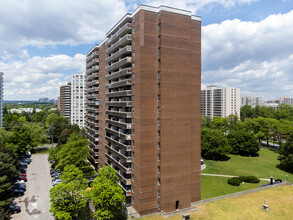 Fifeshire Towers in Toronto, ON - Building Photo - Building Photo