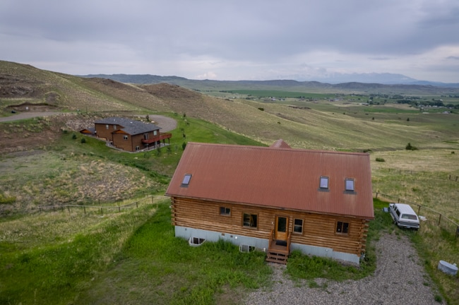 405 Goat Mountain in Livingston, MT - Building Photo - Building Photo