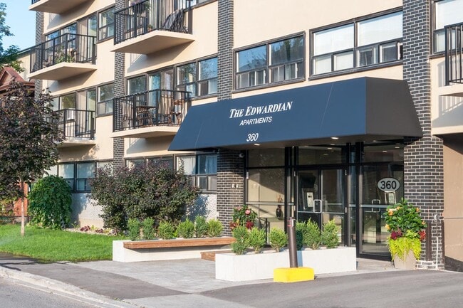 360 Frank St. – The Edwardian