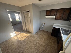 406 E Main St in Glasford, IL - Building Photo - Building Photo