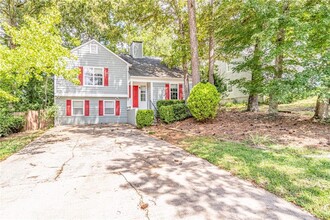 10675 Plantation Bridge Dr in Alpharetta, GA - Foto de edificio - Building Photo