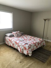 630 Rugby Row in Winston-Salem, NC - Foto de edificio - Building Photo