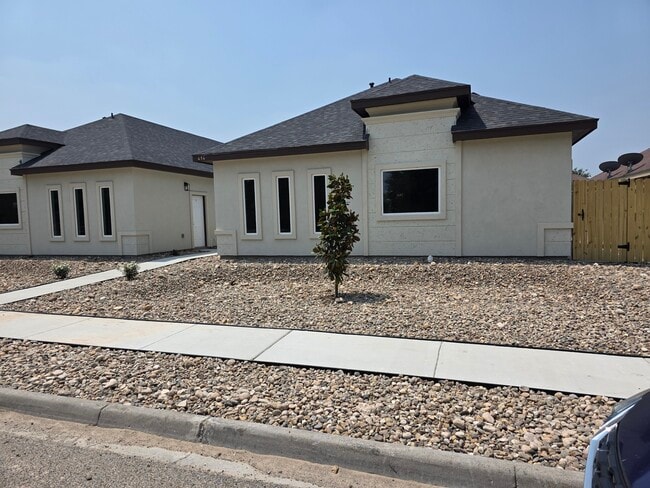 414 Lotto Ln, Unit 3 in Edinburg, TX - Building Photo - Building Photo