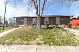 203 Wheaton Ct in Columbia, MO - Building Photo