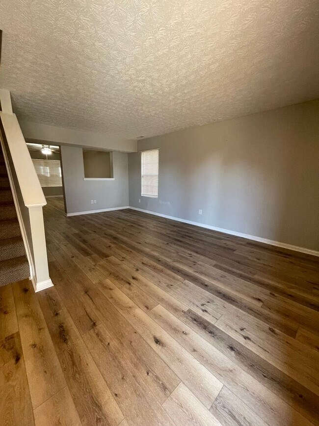 7128 Blue Stream Ct in Louisville, KY - Building Photo - Building Photo