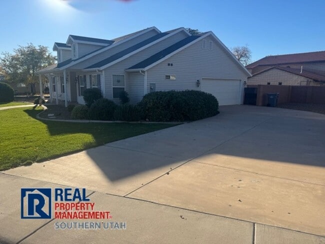 1345 Santa Clara Pkwy in Santa Clara, UT - Building Photo - Building Photo