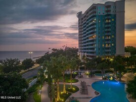 2228 Beach Dr, Unit 704 in Gulfport, MS - Building Photo