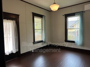 1226 Tremont St in Port Townsend, WA - Building Photo - Building Photo