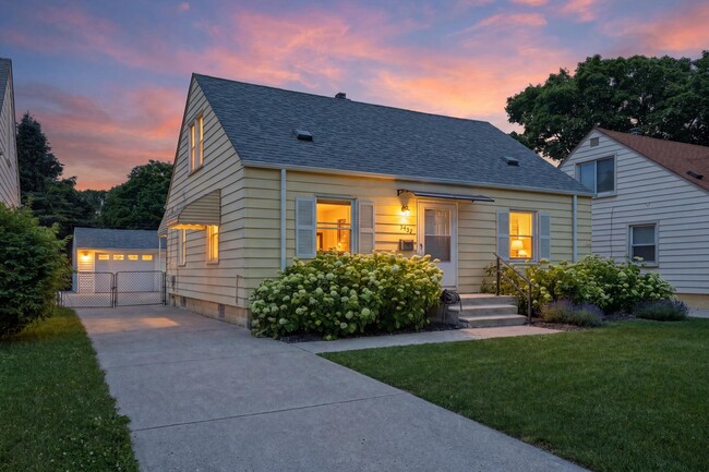 property at 3432 Woodside St