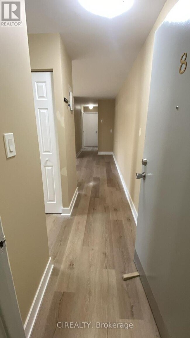 242 Avalon Pl in Kitchener, ON - Building Photo - Building Photo