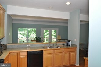 18818 Broken Oak Rd in Germantown, MD - Building Photo - Building Photo