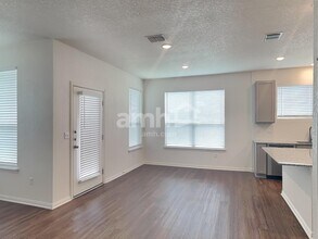 465 Pebble Beach Run in New Braunfels, TX - Building Photo - Building Photo