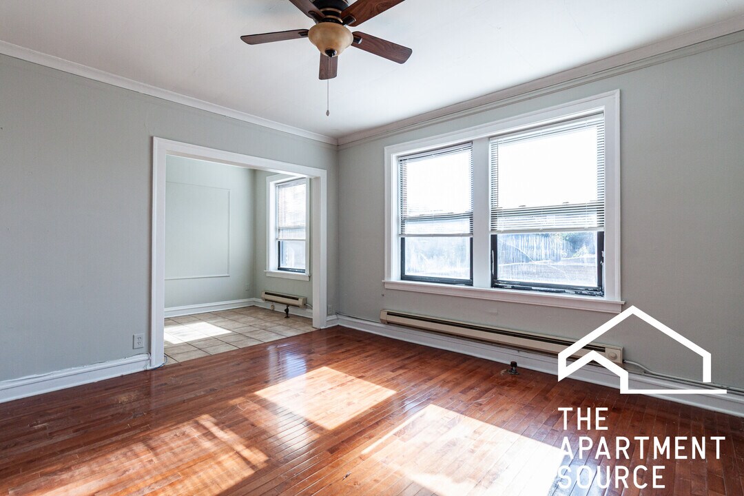 4546 N Damen Ave in Chicago, IL - Building Photo