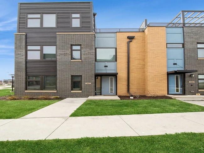 property at 804 E 2nd St