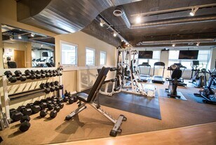 1000 W Adams St, Unit 709 in Chicago, IL - Building Photo