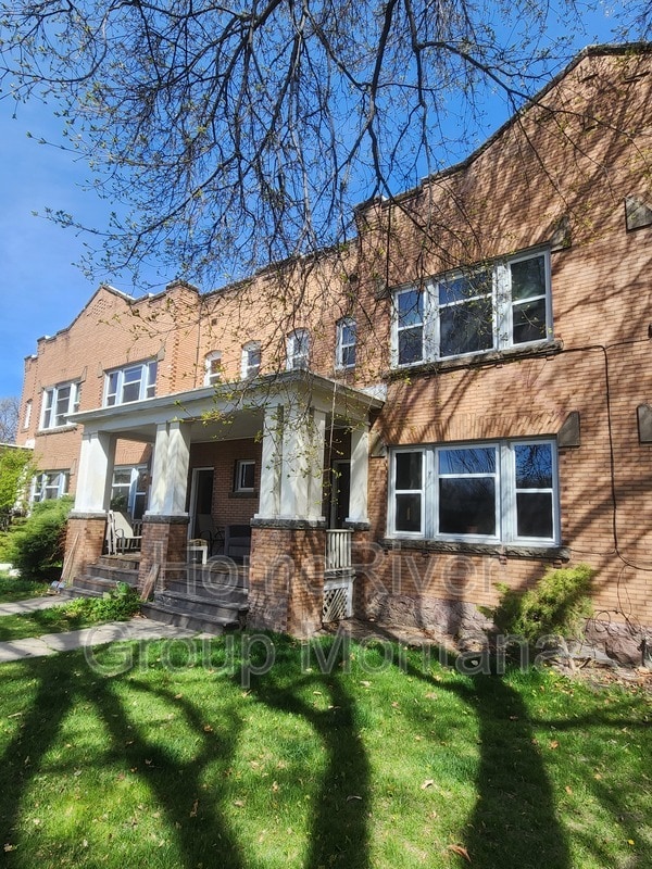 property at 538 S 3rd St W