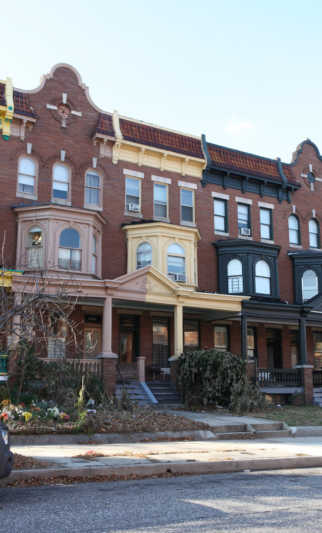 2908 N Calvert St in Baltimore, MD - Foto de edificio - Building Photo