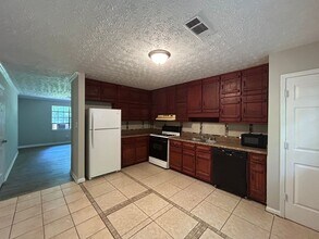 105 Meadowbrook Ct in Fayetteville, GA - Building Photo - Building Photo