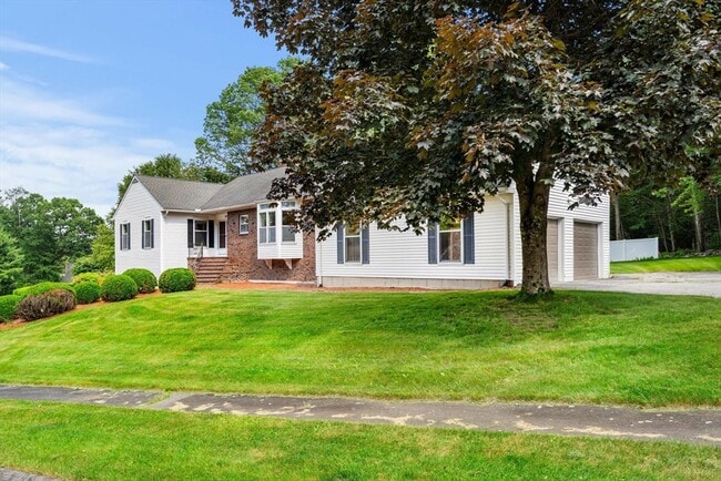 property at 10 Sumac Cir