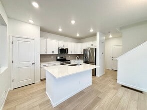 3325 N Coolidge Wy in Aurora, CO - Building Photo - Building Photo