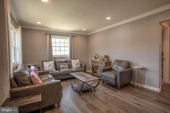 114 Colburn Dr in Manassas Park, VA - Building Photo - Building Photo