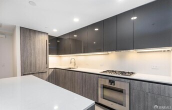 201 Folsom St, Unit 4B in San Francisco, CA - Building Photo - Building Photo