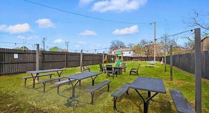 2336 Minnie St, Unit SI ID1514812P in Haltom City, TX - Foto de edificio - Building Photo