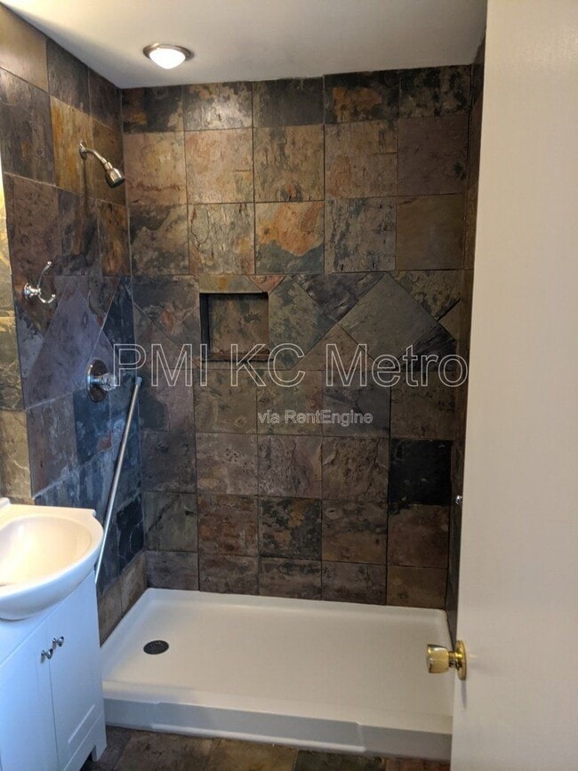 3207 NE 48th Terrace in Kansas City, MO - Building Photo - Building Photo