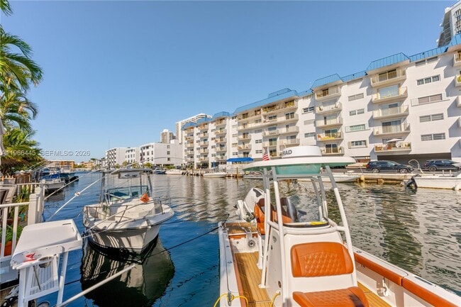 3793 NE 170th St in North Miami Beach, FL - Building Photo - Building Photo